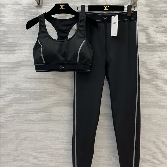 ALO Yoga Pants - ALO Yoga Black Leggings with Gray Accents